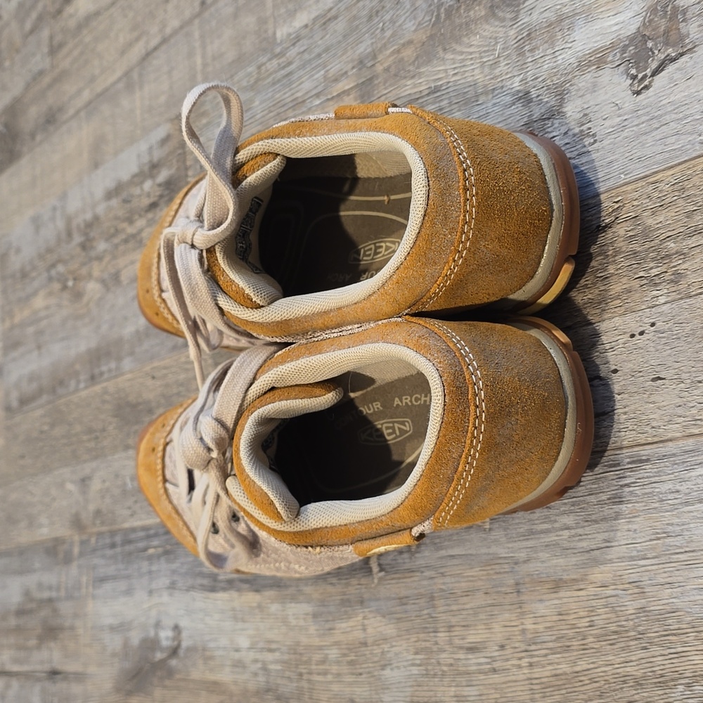 Keen Contour Arch Tan Sneakers | Size 7 - Picture 3 of 8